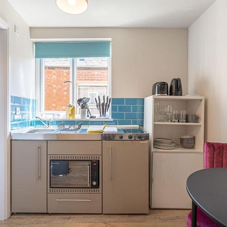 Superb One Bedroom Apartment In Coventry Cv1 *New* ภายนอก รูปภาพ