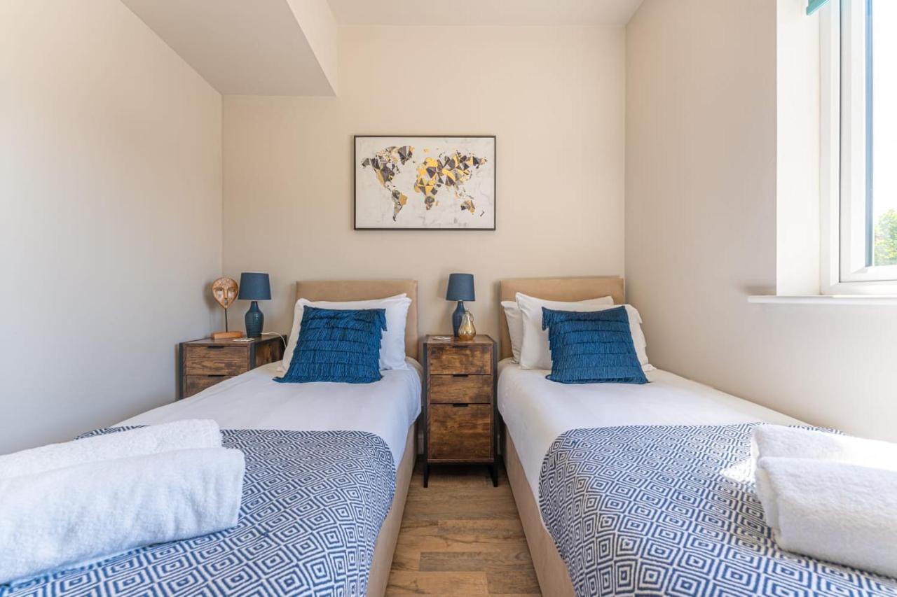 Superb One Bedroom Apartment In Coventry Cv1 *New* ภายนอก รูปภาพ