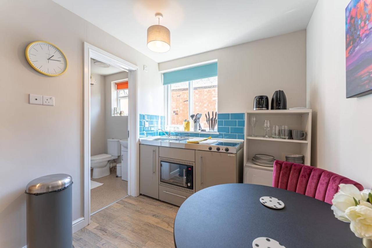 Superb One Bedroom Apartment In Coventry Cv1 *New* ภายนอก รูปภาพ